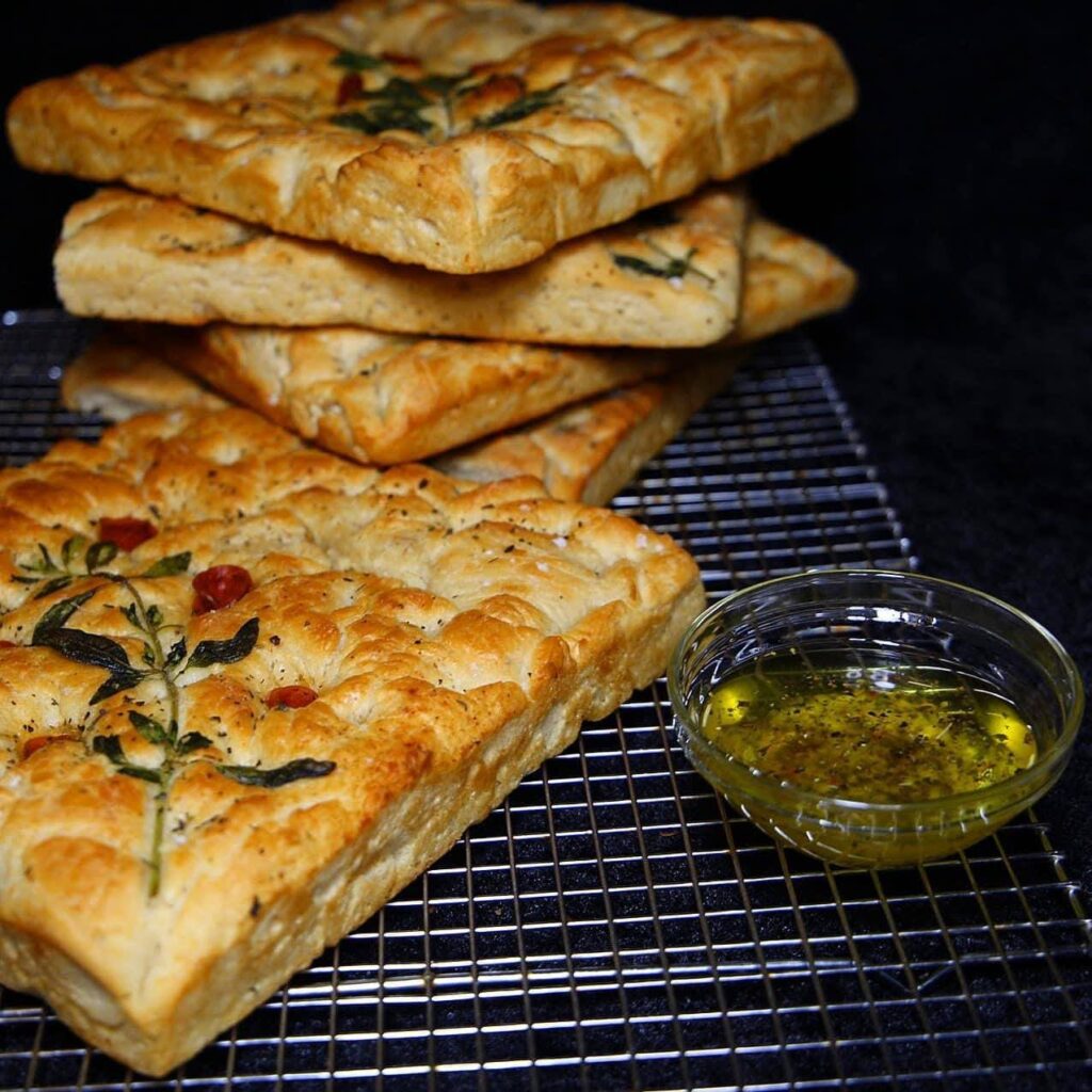 Custom Cakes By Kristy