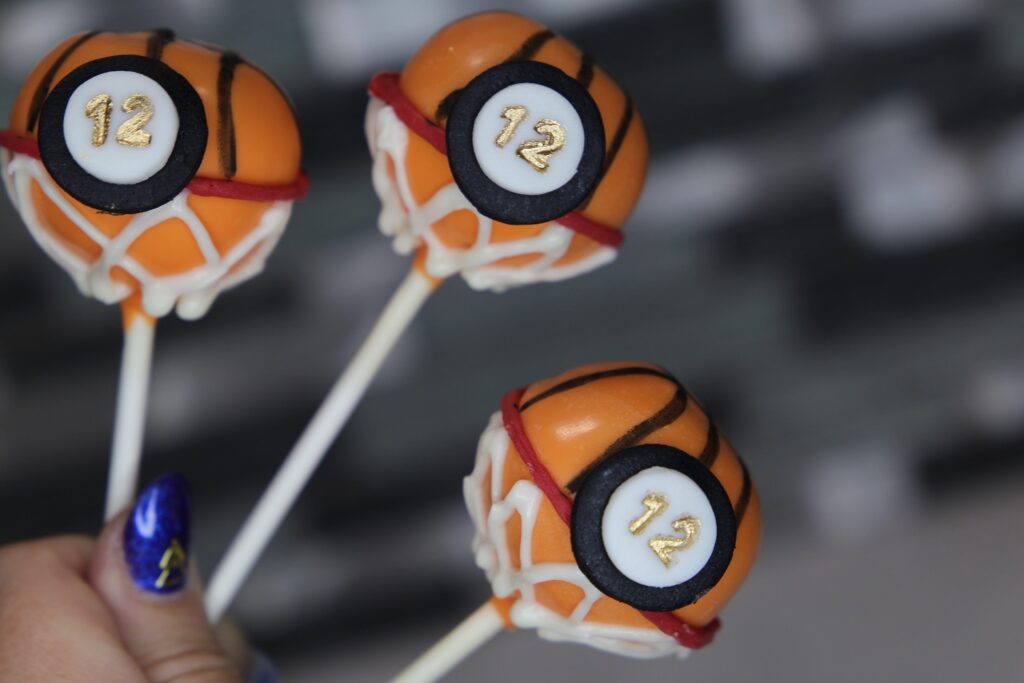 Custom Cakes By Kristy